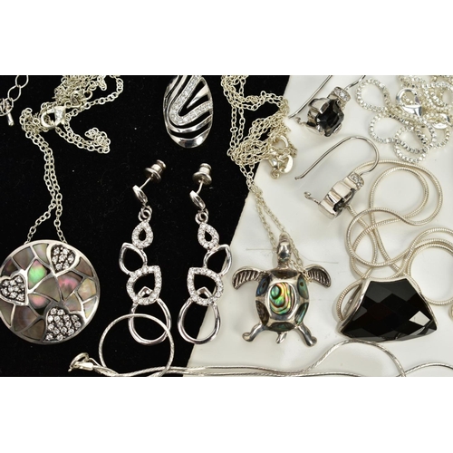 28 - A COLLECTION OF WHITE METAL ASSORTED JEWELLERY ITEMS, to include a black freshwater pearl and cubic ... 