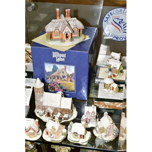 367 - TWENTY EIGHT LILLIPUT LANE SNOW SCULPTURES, boxed and with deeds except where mentioned, comprising ... 