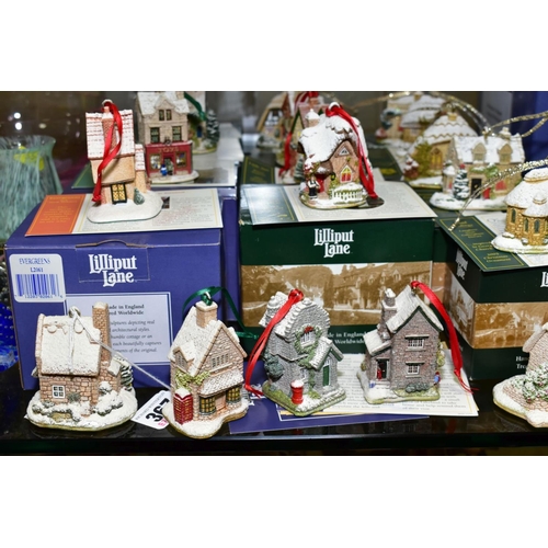 367 - TWENTY EIGHT LILLIPUT LANE SNOW SCULPTURES, boxed and with deeds except where mentioned, comprising ... 