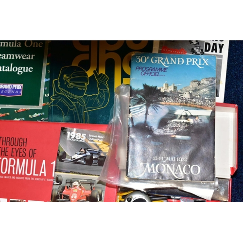 405 - A COLLECTION OF FORMULA ONE MEMORABILIA & EPHEMERA, race programmes, tickets, passes (some with auto... 