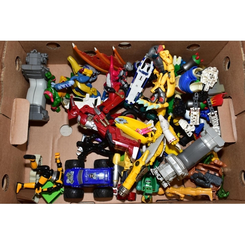 417 - A QUANTITY OF ASSORTED MODERN ACTION MAN AND OTHER ACTION FIGURES, to include Transformers, Power Ra... 