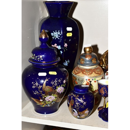 456 - SEVENTEEN PIECES OF MODERN JAPANESE POTTERY AND PORCELAIN, mostly with a dark blue ground and decora... 