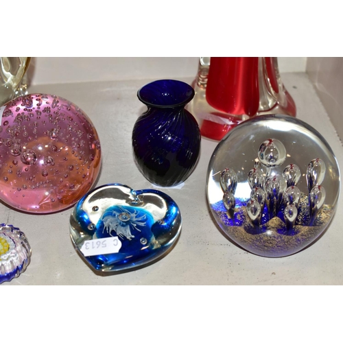 469 - A COLLECTION OF 20TH CENTURY COLOURED GLASSWARE, including ten modern paperweights, some Caithness, ... 