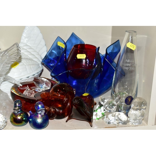 473 - A GROUP OF GLASSWARE, including Swarovski, Goebel, a Channel Islands 'Island Studio' glass pink and ... 