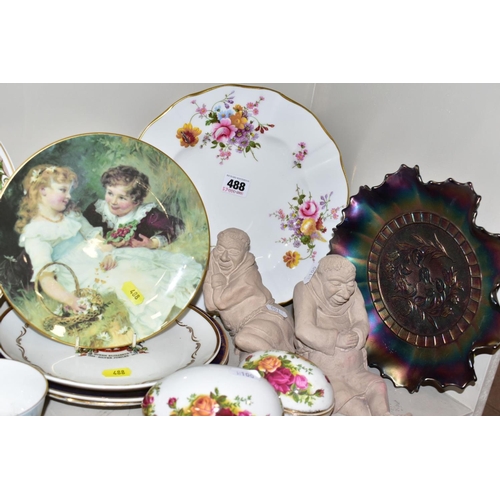 488 - CERAMIC PLATES AND TRINKETS ETC, to include 'Old Country Roses' eggs and vase, Royal Worcester pin d... 