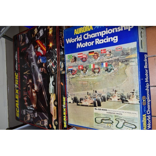 541 - A BOXED SCALEXTRIC LE MANS 24 HOUR RACING SET, No C664, contents not checked but appears largely com... 