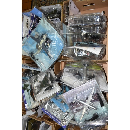 587 - A QUANTITY OF THE AMER GIANT WARPLANES COLLECTION MODELS, many still sealed in original packaging, s... 