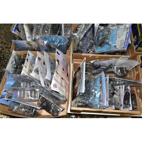 587 - A QUANTITY OF THE AMER GIANT WARPLANES COLLECTION MODELS, many still sealed in original packaging, s... 