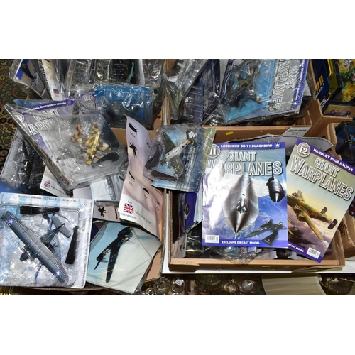 587 - A QUANTITY OF THE AMER GIANT WARPLANES COLLECTION MODELS, many still sealed in original packaging, s... 