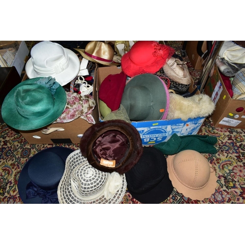 595 - FIVE BOXES OF LADIES HATS, BAGS, SHOES, BELTS, GLOVES, etc, including an early 20th Century parasol,... 