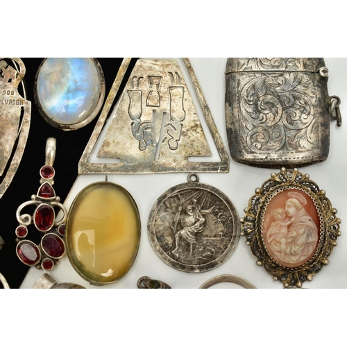 65 - A SELECTION OF ITEMS, to include a silver vesta, of an engraved foliate design and vacant cartouche,... 