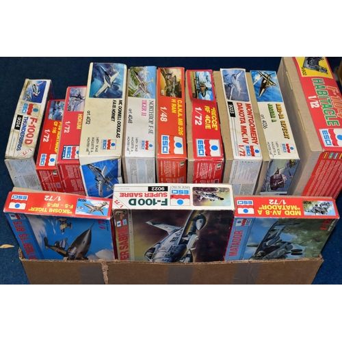 494 - A QUANTITY OF BOXED UNBUILT ESCI PLASTIC CONTRUCTION KITS, all are assorted military aircraft, assor... 