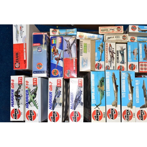 495 - A QUANTITY OF BOXED UNBUILT AIRFIX PLASTIC CONSTRUCTION KITS, majority are assorted military Airfix,... 