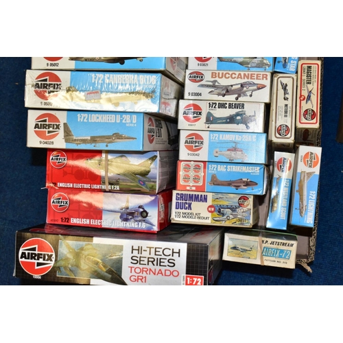 495 - A QUANTITY OF BOXED UNBUILT AIRFIX PLASTIC CONSTRUCTION KITS, majority are assorted military Airfix,... 