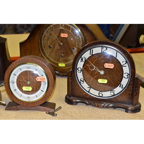 507 - NINE VARIOUS 20TH CENTURY CLOCKS AND TIMEPIECES, including a Kundo anniversary clock, a Smiths brown... 