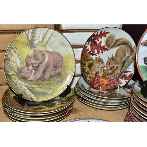 517 - COLLECTORS PLATES to include twelve Royal Worcester 'Great Racehorses', three 'Great Jockeys', Royal... 