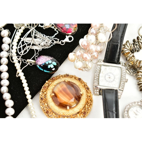 31 - A SELECTION OF COSTUME JEWELLERY, to include a handmade wrapped wire and cultured pearl bracelet, fi... 