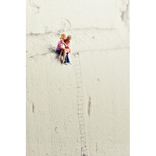 316 - MR KUU (BRITISH CONTEMPORARY) 'HIGH ON LOVE', a limited edition print of figures on a wall, 45/75, s... 