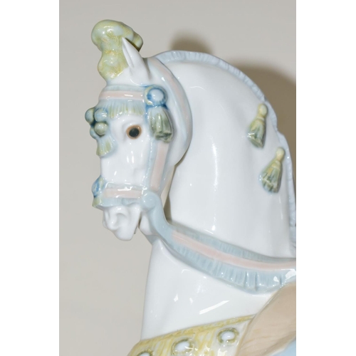 385 - A LLADRO FIGURINE VALENCIANS GROUP No 4648, of a lady and gentleman on horseback, sculptor Fulgencio... 