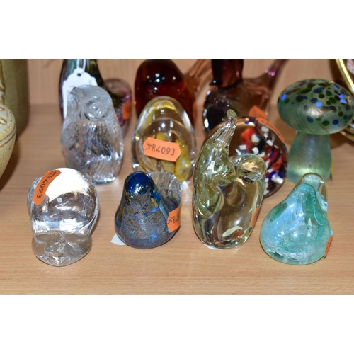 393 - ELEVEN MODERN GLASS PAPERWEIGHTS, mostly bird themed, including Isle of Wight toadstool and two smal... 