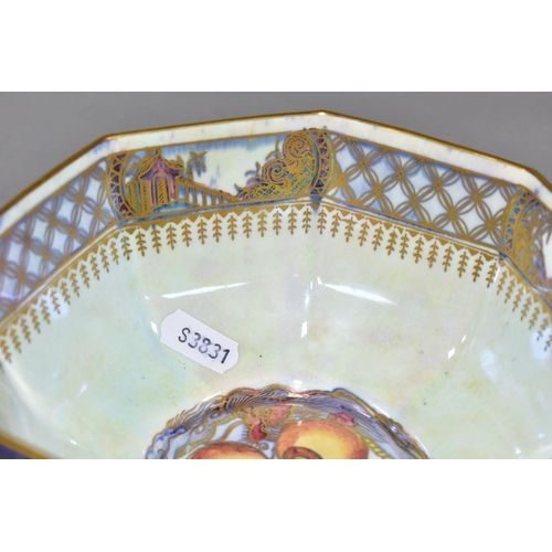 416 - A WEDGWOOD OCTAGONAL DRAGON LUSTRE BOWL, pattern no Z4820, the exterior with gilt dragons on a mottl... 