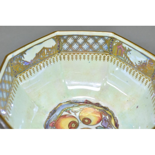 416 - A WEDGWOOD OCTAGONAL DRAGON LUSTRE BOWL, pattern no Z4820, the exterior with gilt dragons on a mottl... 