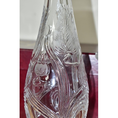 422 - A BOXED ROYAL BRIERLEY HERITAGE COLLECTION LIMITED EDITION TULIP DECANTER AND STOPPER, no 3/100, wit... 