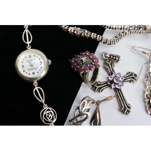 69 - A SELECTION OF JEWELLERY, to include a white metal open work star pendant necklace, the pendant set ... 