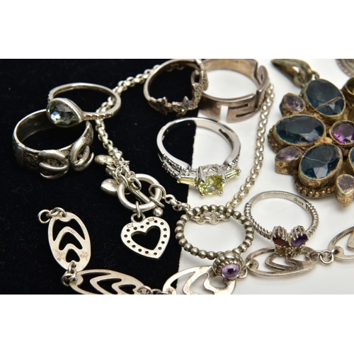 79 - A SELECTION OF JEWELLERY, to include a silver openwork bracelet fitted with a lobster claw clasp hal... 