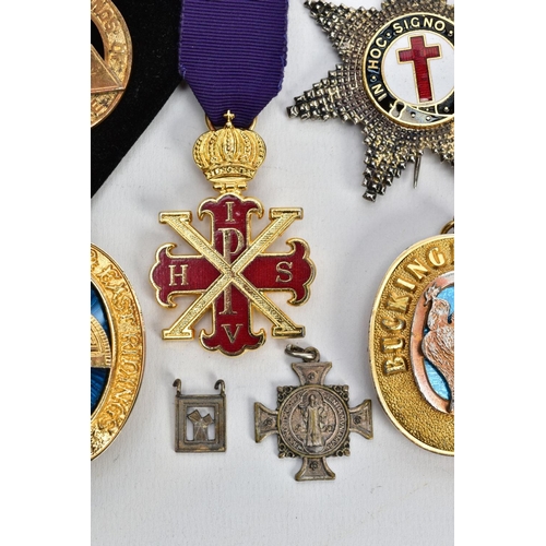 93 - AN ASSORTMENT OF MEDALS AND PENDANTS, to include two Masonic breast pin medals, each on blue ribbons... 