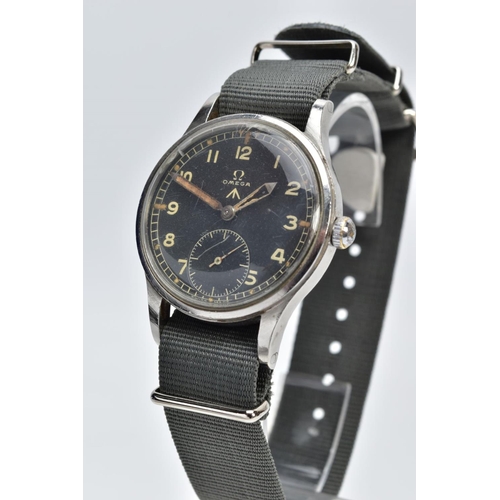 96 - A GENTLEMAN'S STEEL BRITISH MILITARY OMEGA W.W.W WRISTWATCH, CIRCA 1945, part of the Dirty Dozen Mec... 