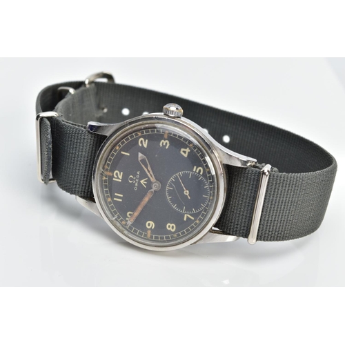 96 - A GENTLEMAN'S STEEL BRITISH MILITARY OMEGA W.W.W WRISTWATCH, CIRCA 1945, part of the Dirty Dozen Mec... 