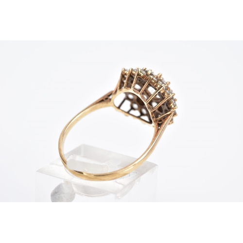 24 - A MODERN 9CT GOLD ROUND CLUSTER CUBIC ZIRCONIA RING, ring size R½, hallmarked 9ct gold, approximate ... 