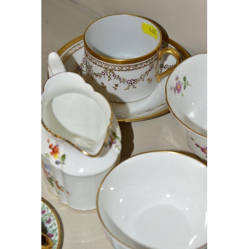 460 - A SMALL QUANTITY OF ROYAL CROWN DERBY 'DERBY POSIES' TEA WARES, comprising a cream jug, a milk jug, ... 