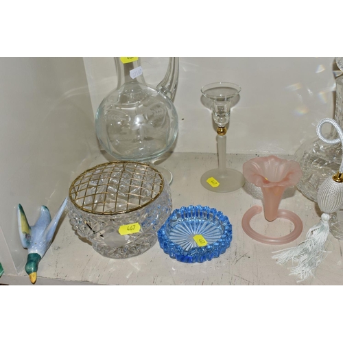 467 - A QUANTITY OF CERAMICS AND GLASSWARE, including collectors plates, boxed Royal Doulton limited editi... 