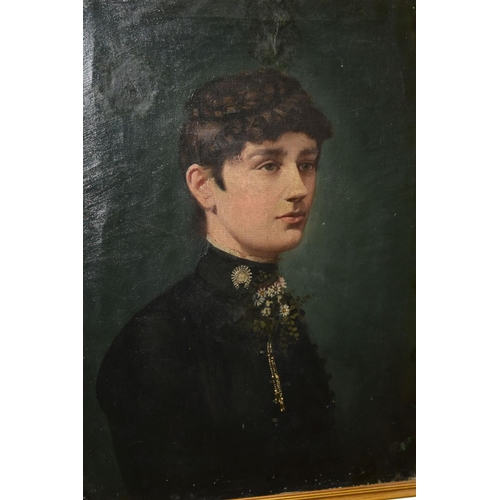 538 - HEAD AND SHOULDERS PORTRAIT OF A VICTORIAN/EDWARDIAN GENTLEMAN, no visible signature, oil on canvas ... 