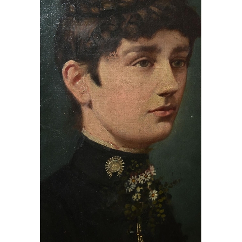 538 - HEAD AND SHOULDERS PORTRAIT OF A VICTORIAN/EDWARDIAN GENTLEMAN, no visible signature, oil on canvas ... 