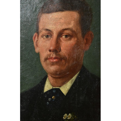 538 - HEAD AND SHOULDERS PORTRAIT OF A VICTORIAN/EDWARDIAN GENTLEMAN, no visible signature, oil on canvas ... 