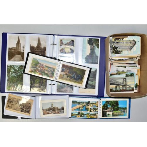 544 - POSTCARDS, a collection of approximately three hundred mainly Continental postcards and an album of ... 