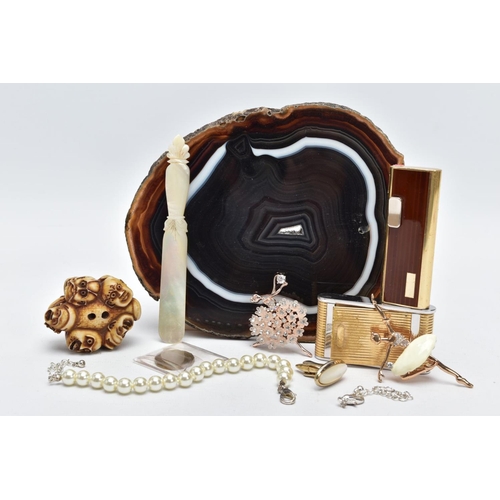 56 - A BOX OF MISCELLANEOUS ITEMS, to include a brown and white banded agate slice, a mother of pearl let... 