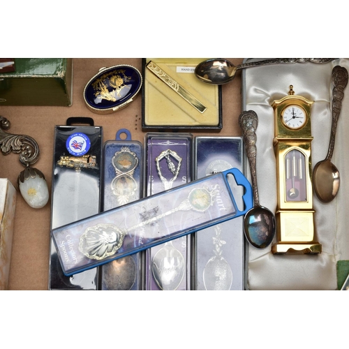 59 - A BOX OF MISCELLANEOUS ITEMS, to include two plain polished silver napkin rings, hallmarked Birmingh... 