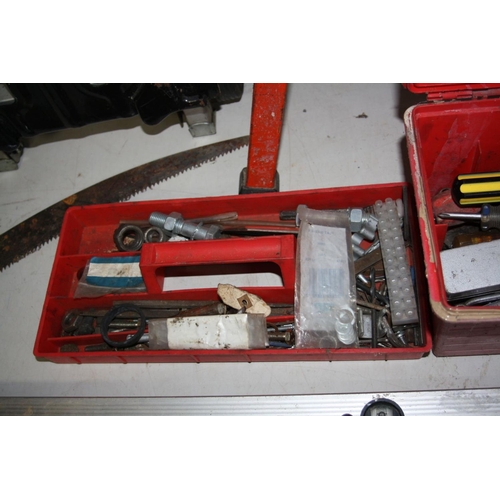 1119 - A BLACK AND DECKER WORKMATE, a Portable Workbench Vice, a plastic toolbox including tools, a folding... 