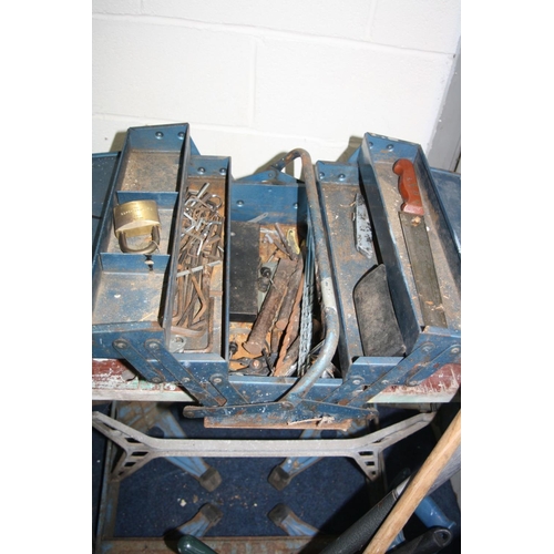 1153 - A BLACK AND DECKER WORKMATE, two trays and a metal toolbox containing tools including a Moore and Wr... 