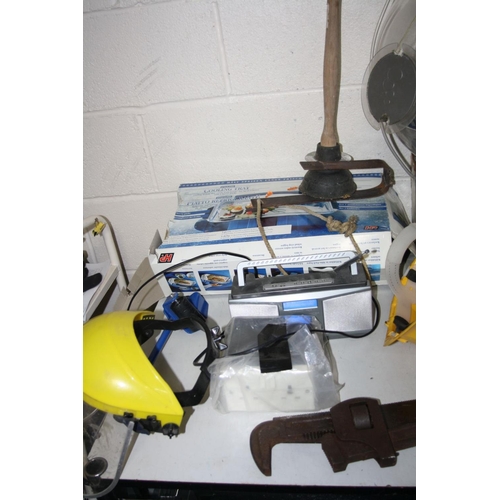 1165 - A COLLECTION OF TOOLS AND MISC ITEMS including a MATSUI DAB Radio, a Performance Detail Sander (both... 