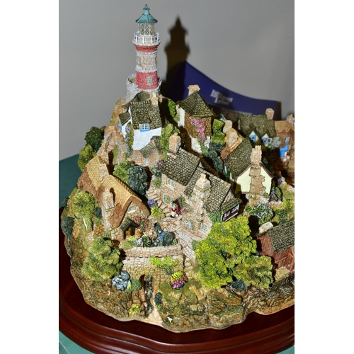 342 - A LARGE LILLIPUT LANE LIMITED EDITION SCULPTURE, 'Out of the Storm' L2064, No 2318/3000, with wooden... 