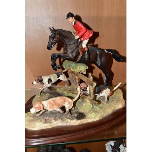 347 - A LIMITED EDITION  BORDER FINE ARTS SCULPTURE, 'Halloa Away' (Jumping Hunstman and three hounds), L1... 