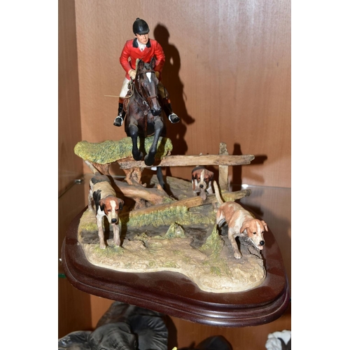 347 - A LIMITED EDITION  BORDER FINE ARTS SCULPTURE, 'Halloa Away' (Jumping Hunstman and three hounds), L1... 