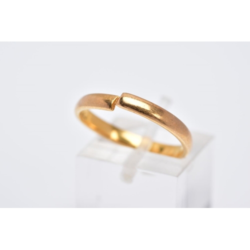 35 - A 22CT GOLD SPLIT BAND, of a plain polished design, hallmarked 22ct gold London, approximate gross w... 