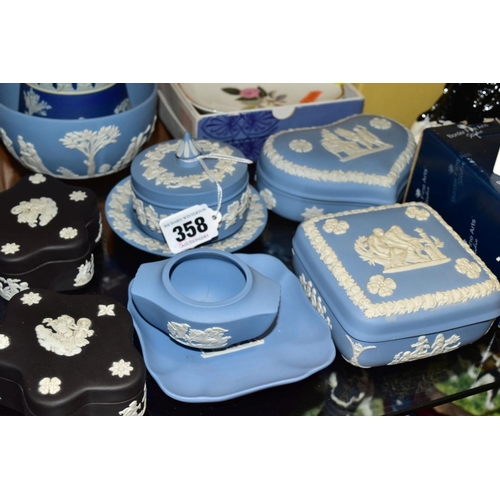 358 - A GROUP OF WEDGWOOD BONE CHINA AND JASPERWARE, including four assorted pale blue jasperware trinket ... 