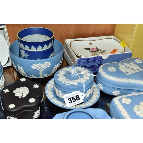 358 - A GROUP OF WEDGWOOD BONE CHINA AND JASPERWARE, including four assorted pale blue jasperware trinket ... 